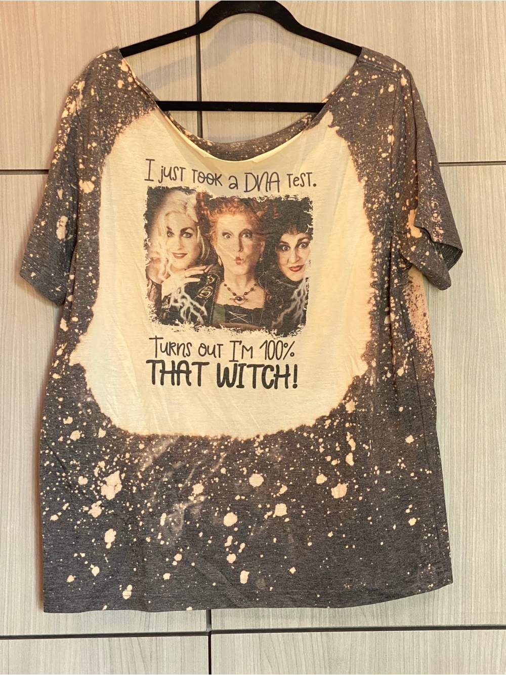 Sanderson Sisters T-shirt 100% That Witch Distressed Off Shoulder Large